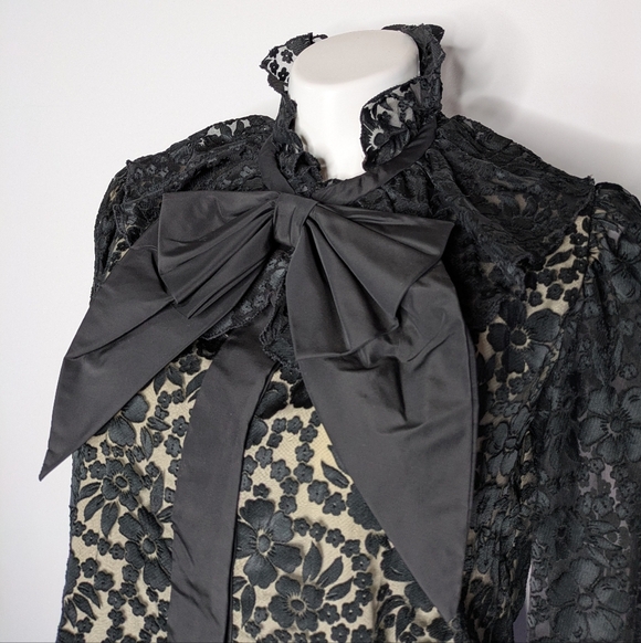 Vintage Custom Made Black Tan Lace Bow Snap Up Long Sleeve Blouse L/XL - Picture 2 of 9